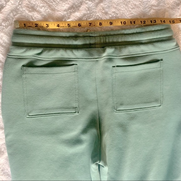 Anthropologie Women’s green crop pants size small. Fit like a medium. - Picture 2 of 8